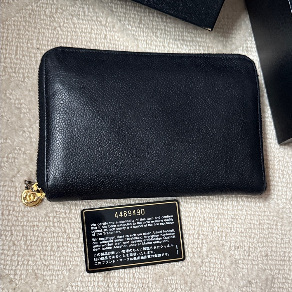 CHANEL Black Caviar Vintage Leather Zip Wallet 5” x 7” - Picture 2 of 7